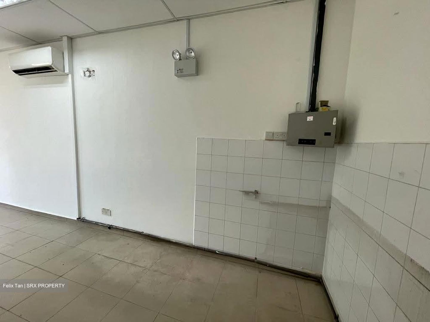 Eastwood Centre (D16), Retail #563626081